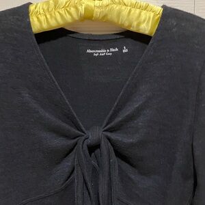 Abercrombie & Fitch Black Knot-Front V-Neck Top SZ small